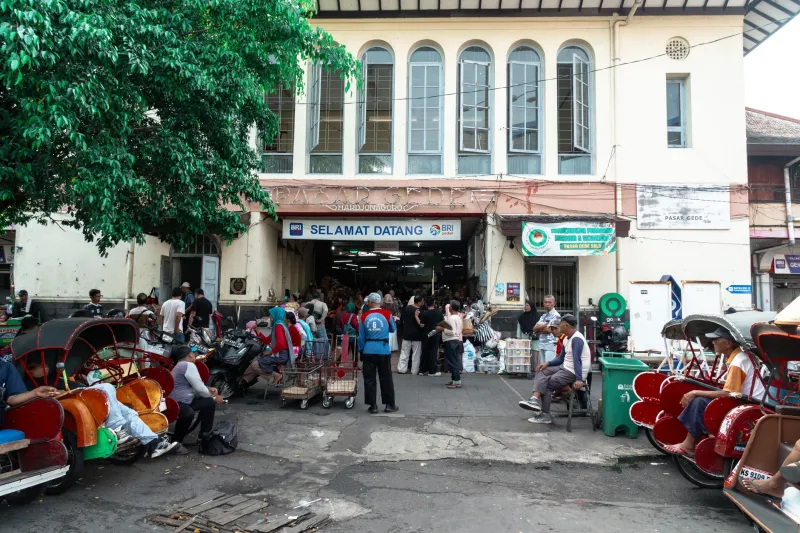 Curb-Side Congress: The Street Corner Debates That Are Actually Moving Indonesian Politics